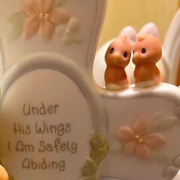 Precious Moments 1998 Under His Wings I Am Safely Abiding - Picture 7 of 10